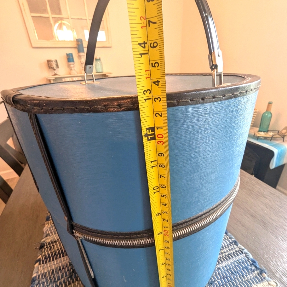 1960's Bagmaster Blue Hat Box wth divider, Working Zipper, Made in Miami Fl, USA - Picture 7 of 10